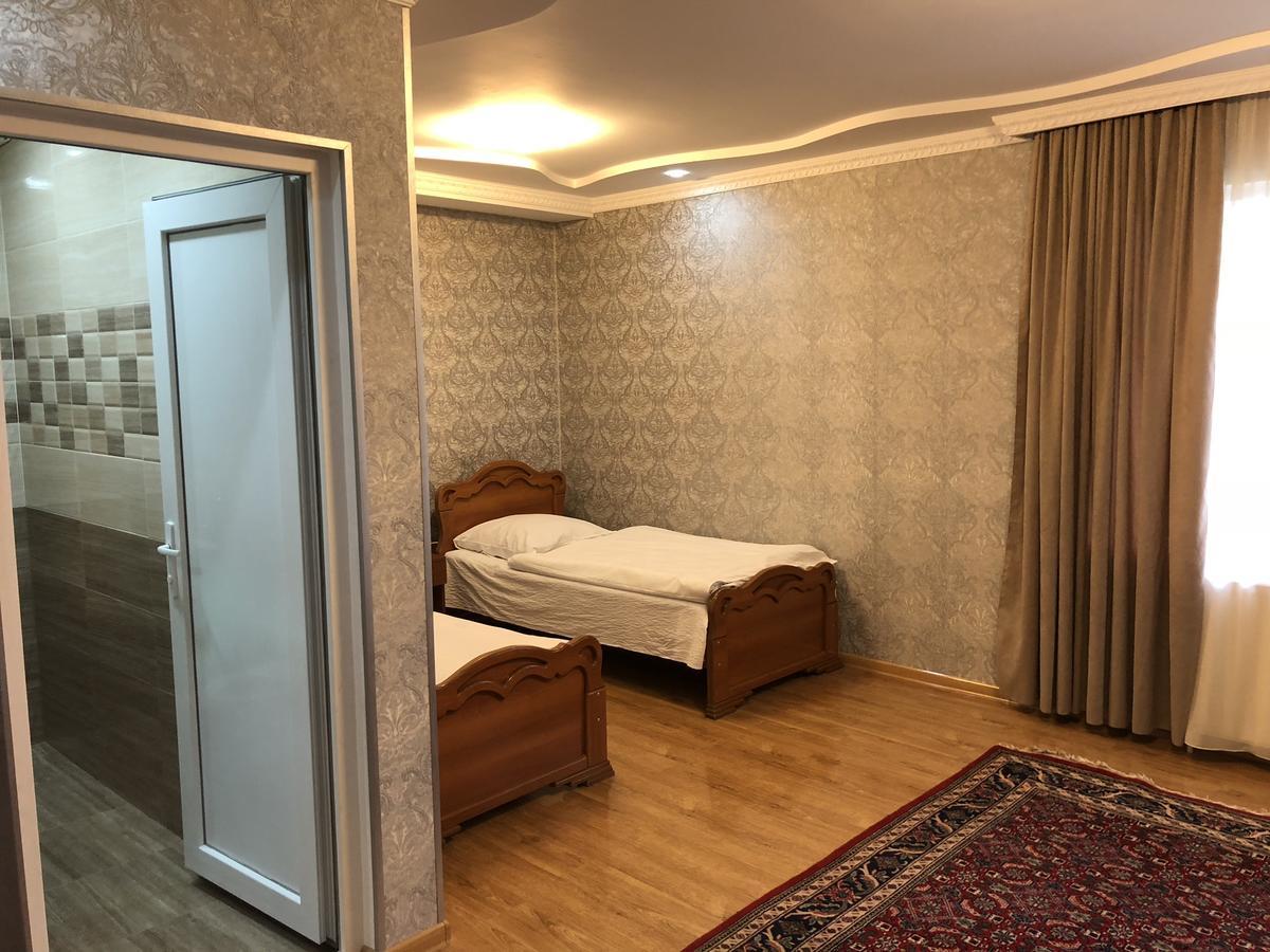 Guest House Tasunia Кутаиси Екстериор снимка