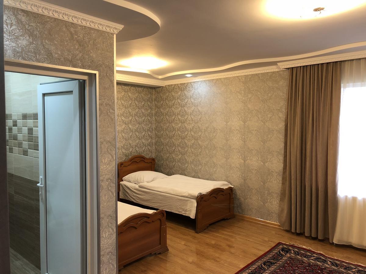 Guest House Tasunia Кутаиси Екстериор снимка