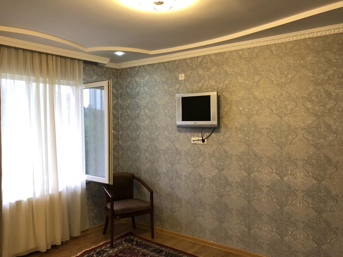 Guest House Tasunia Кутаиси Екстериор снимка