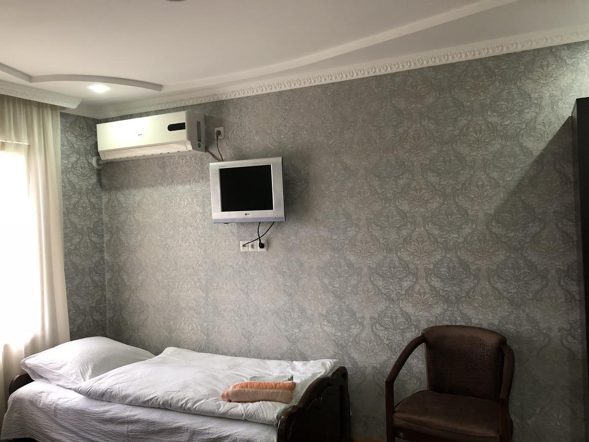 Guest House Tasunia Кутаиси Екстериор снимка