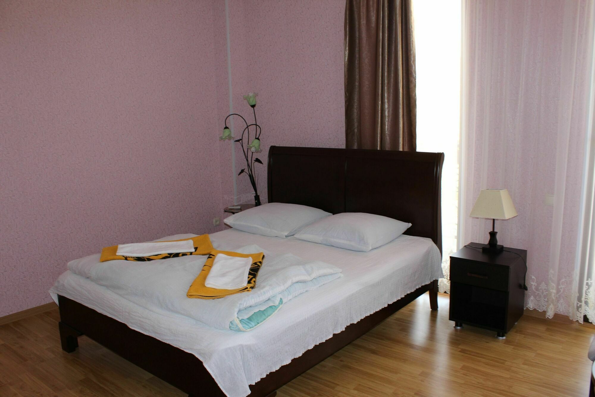 Guest House Tasunia Кутаиси Екстериор снимка
